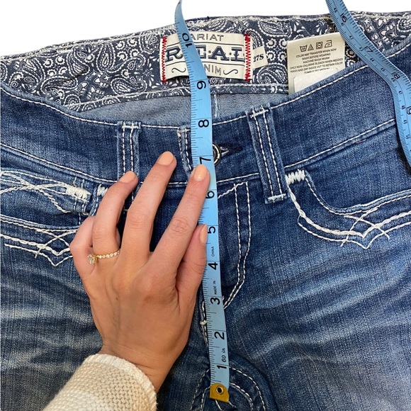 Ariat R.E.A.L. Mid Rise Stretch Entwined Boot Cut Jean - Picture 9 of 11